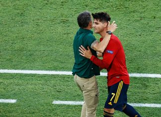 Мучения Испании: не забили пенальти, у Мораты гол и эпичный промах, игроки и медиа жалуются на газон в Севилье