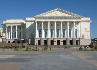 В Омске начинают продавать билеты на спектакли Тюменской драмы