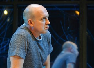 �звестный актер Омской драмы Владислав Пузырников отмечает юбилей