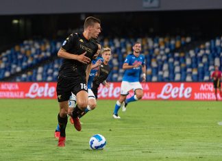 «Венеция» начала сезон без эмблемы на нашей любимой форме. Серия А посчитала за лого надпись Venezia