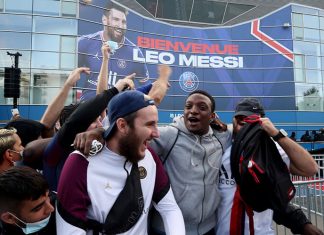 «Сыграть в Барселоне в другой футболке будет очень странным». Первая пресс-конференция Месси в «ПСЖ»