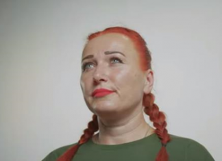 Учительница-рэперша записала трек в поддержку ЛГБТ+