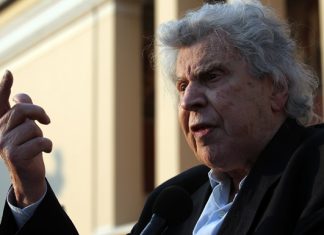 Умер автор музыки к знаменитому танцу сиртаки