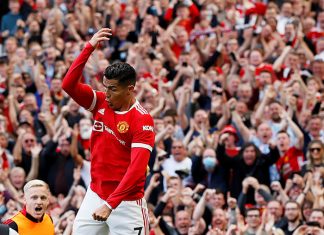 Криштиану вернулся и сразу свел с ума «Олд Траффорд». Репортаж Даши Конурбаевой – она была максимально близко