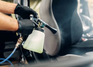 Когда необходима химчистка детской коляски