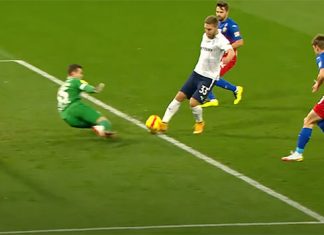 Элегантнейший гол Сергеева: подбросил над Акинфеевым и забил в пустые с метра. Сделал половину плана Дзюбы