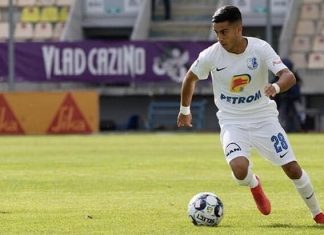 Румыния ждет дебюта 15-летнего пацана. Он год тренировался в Ла Масии и выбирал между тремя сборными