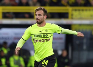 Защитник одним стримом выбесил «Дортмунд» и «Вольфбсург»: раскрыл секреты Холанда и Хуммельса, хотел по-мужски разобраться с ван Боммелом