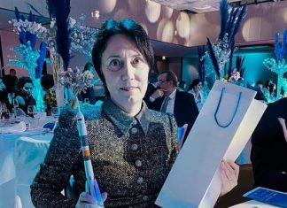 Врачам, работающим в «красной зоне», посвящается: на благотворительном вечере в Женеве представили макет самарской ракеты