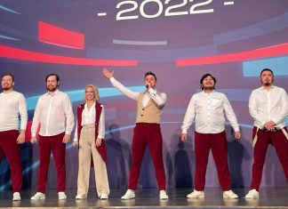 Омские кавээнщики пошутили в Сочи про мэра и проституток