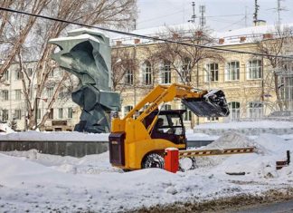 Мэр Самары объезжает территории, контролируя вывоз снега