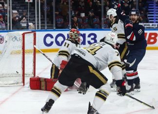 В седьмом матче «Магнитка» показала просто идеальную защиту против «Авангарда». Пластались, боролись, терпели