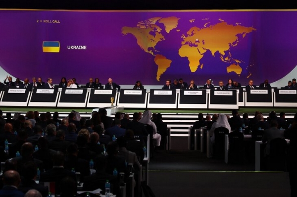 Россию не исключили из ФИФА, это даже не обсуждали – забанили три других федерации. Русский язык добавили в список официальных