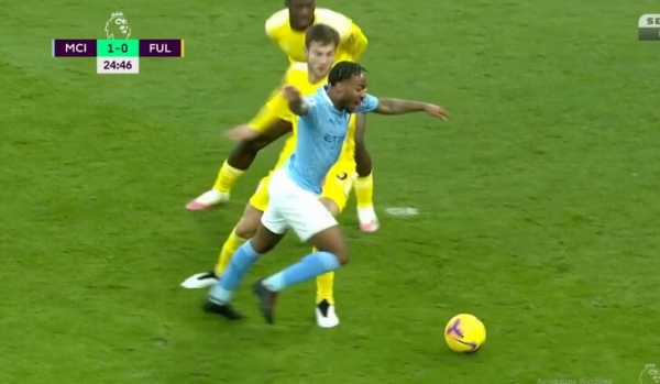 У Стерлинга рекорд АПЛ по заработанным пенальти и хейт за нырки. Так он симулянт или нет?