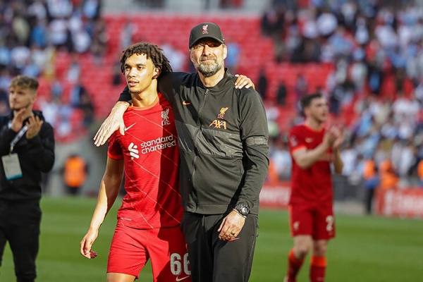 Клоппа зовут в политику – спасать Британию. Это признание в любви к его лидерским качествам