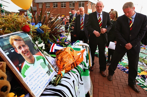 Легенда &laquo;Селтика&raquo; остановила вражду с &laquo;Рейнджерс&raquo;. Его гроб несли игроки главного соперника