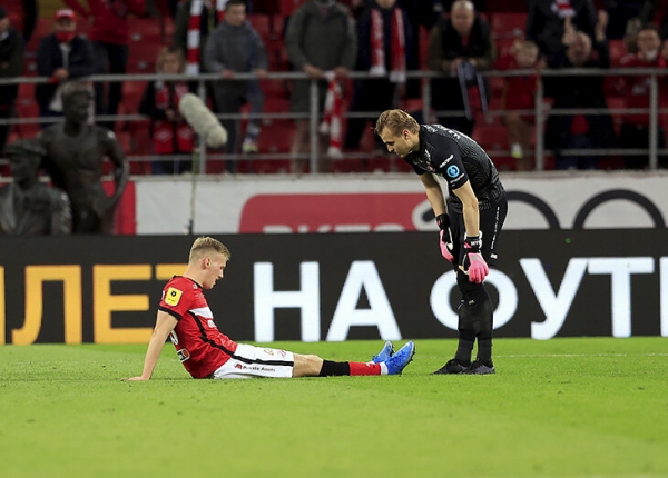 Защитник &laquo;Спартака&raquo; Маслов пропустил сезон из-за травмы &ndash; хотя его возвращение ждали прошлым летом. Почему лечение так затянулось?