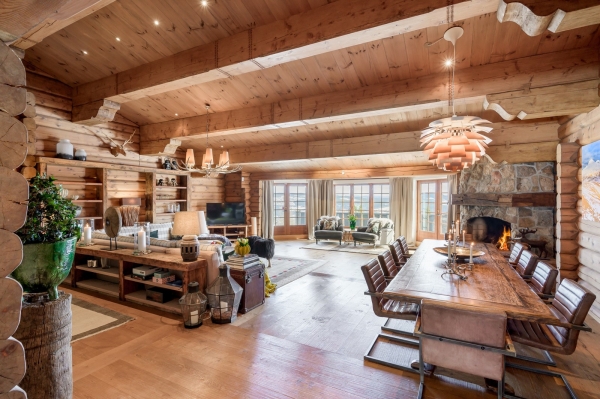 Продается любимая зимняя дача Шумахера – всего за €3,8 млн. Там бронированные стекла, тренажерка, 10 спален и зал игровых автоматов