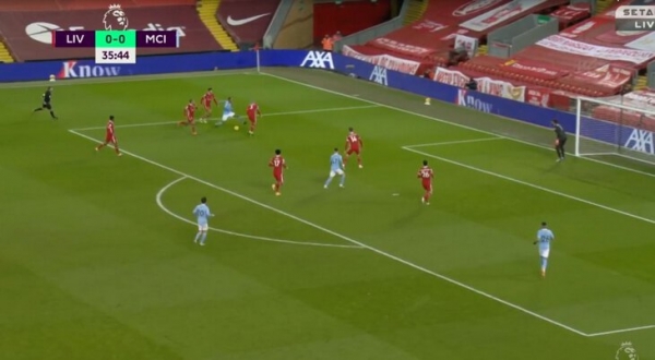 У Стерлинга рекорд АПЛ по заработанным пенальти и хейт за нырки. Так он симулянт или нет?