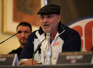 Отец Фьюри – ирландский кочевник. Он был кулачным бойцом, устраивал оргии с проститутками и отсидел в тюрьме – за то, что ослепил человека