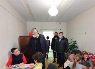 Виктор Кудряшов побывал в пункте временного размещения вынужденных переселенцев в Безенчуке