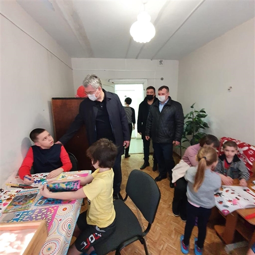 Виктор Кудряшов побывал в пункте временного размещения вынужденных переселенцев в Безенчуке