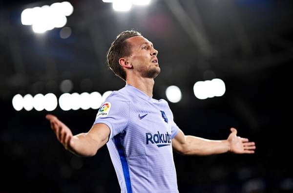 &laquo;Барсе&raquo; били 3 пенальти, но она все равно победила. Спасибо де Йонгу