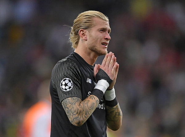 А где сейчас Кариус? Он пятый вратарь «Ливерпуля», зато мощно раскачался