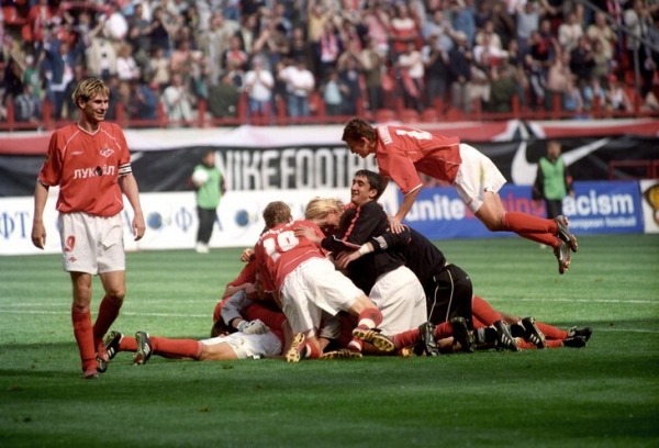 В 2003-м «Спартак» взял Кубок, но тоже провалил сезон. Так закончилась эпоха Романцева