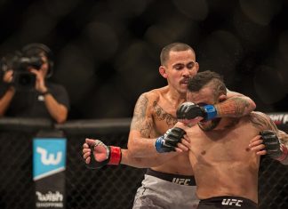 «Я сражаюсь ради ее улыбки». История бойца UFC и его дочери: у нее не работали мышцы лица из-за болезни, а папа дрался для операции