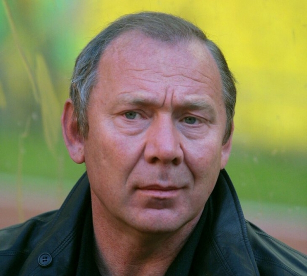 В 2003-м «Спартак» взял Кубок, но тоже провалил сезон. Так закончилась эпоха Романцева