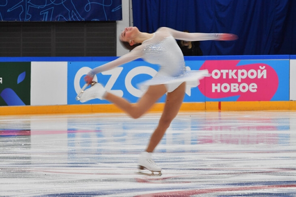 «Он сделает мне подножку – и я уйду на тот свет». Лиза Нугуманова обвинила тренеров в травле и угрозах здоровью, но ей, похоже, не верят