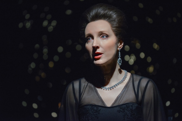 На камерную сцену Омской драмы «поместили» Ниагарский водопад