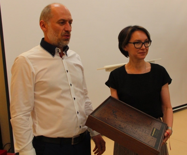 Омскому музею подарили уникальное издание писем Достоевского