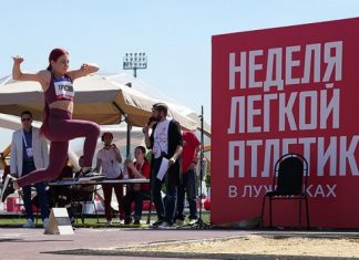 «Я не умею прыгать! Песок все время в ботинки попадал». Саша Трусова в новом спорте – и мы это увидели