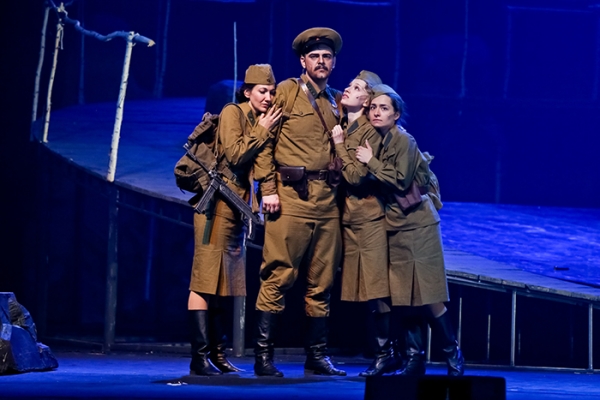 А зори здесь тихие…