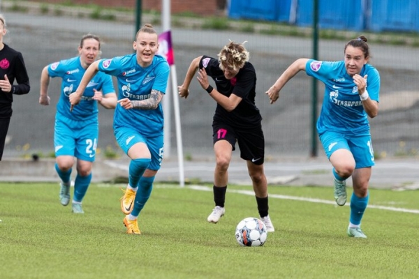 «Многие признаются, что им нравится женский футбол, потому что в нем нет симуляций». Рассказываем, как сейчас живет женский футбол