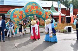 Дмитрий Азаров принял участие в празднике Сабантуй