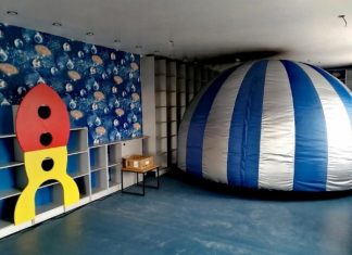 В Омской области откроется библиотека с кинотеатром