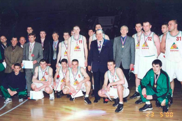 «Став тренером, учился у режиссера Любимова». Интервью легенды ЦСКА: общение с Высоцким, учеба у правнука Толстого и 3 дня в камере