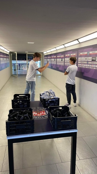 Обычного парня приняли за игрока «ПСЖ» из-за фото в форме «Тулузы». А медиа сочинили новость о трансфере 🤯