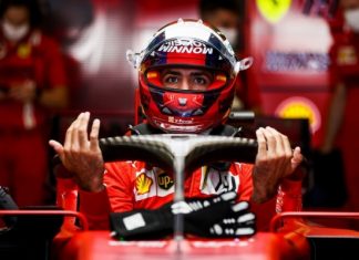 Хватит распинать Сайнса: обе его «Феррари» – дефектные, а рули не чинят весь сезон