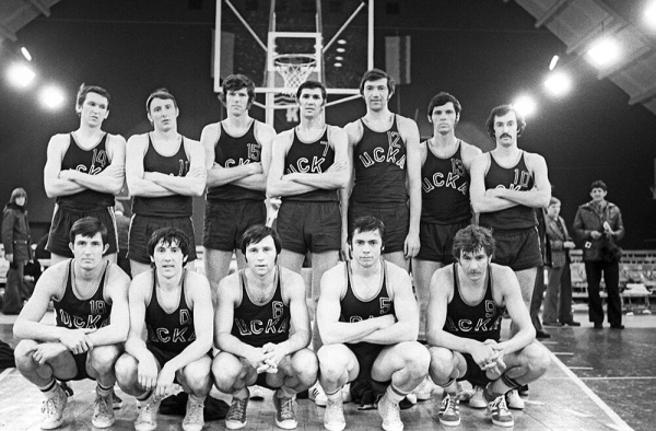 «Став тренером, учился у режиссера Любимова». Интервью легенды ЦСКА: общение с Высоцким, учеба у правнука Толстого и 3 дня в камере