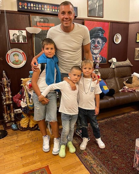 Дзюба по-прежнему без команды: тренируется с «Рубином», ходит в цирк и ждет предложений