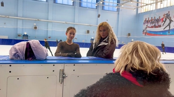 «Вы будто в сумасшедшем доме». Тарасова в гостях у Тутберидзе: похвалила музыку для Валиевой, отчитала всех так, что Петросян заплакала