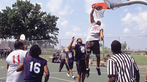 «Балтимор – это героин и баскетбол». Культовой «Прослушке» 20 лет, один из ее легендарных эпизодов – игра между районами