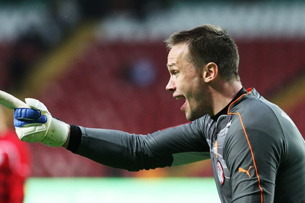 Похоже, Акинфеев отдал вторую голевую за 13 лет. Сравнялся с Нарубиным, еще 12 голкиперов в списке