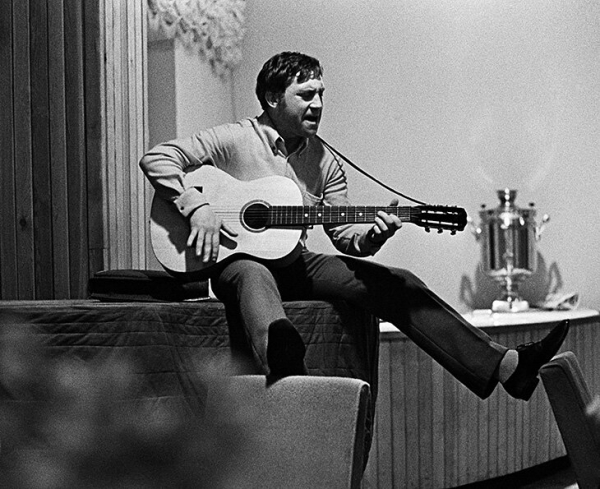 «Став тренером, учился у режиссера Любимова». Интервью легенды ЦСКА: общение с Высоцким, учеба у правнука Толстого и 3 дня в камере