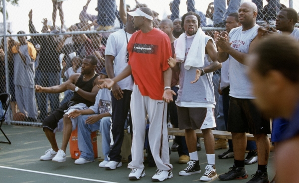 «Балтимор – это героин и баскетбол». Культовой «Прослушке» 20 лет, один из ее легендарных эпизодов – игра между районами