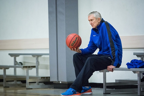 «Став тренером, учился у режиссера Любимова». Интервью легенды ЦСКА: общение с Высоцким, учеба у правнука Толстого и 3 дня в камере